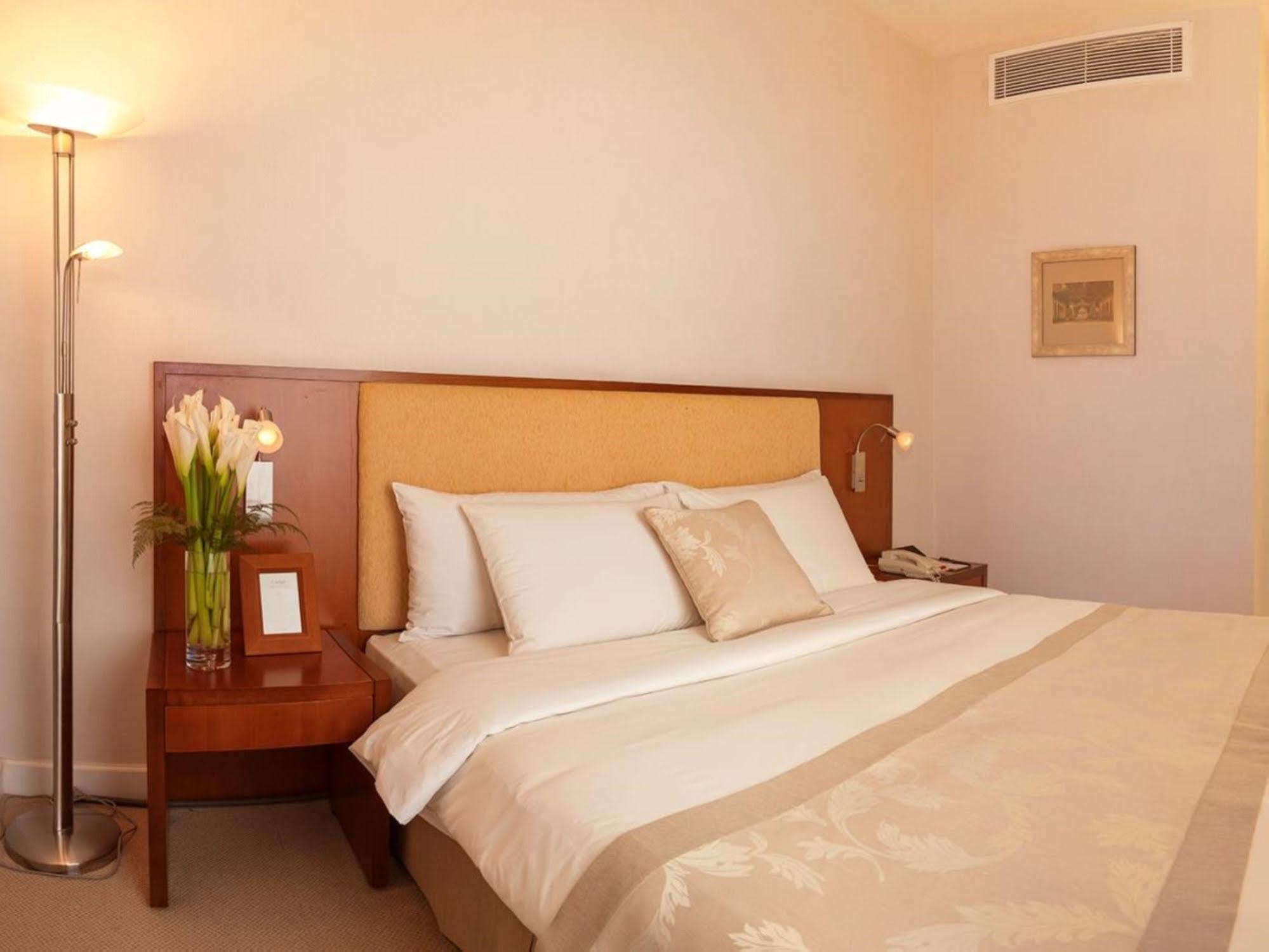 Catina Saigon Hotel Hô Chi Minh-Ville Extérieur photo