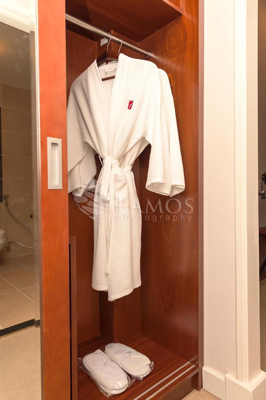 Catina Saigon Hotel Hô Chi Minh-Ville Extérieur photo